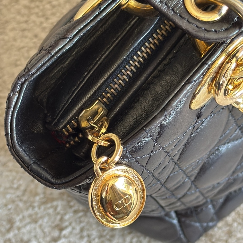 Christian Dior
Cannage Lady Dior Medium Vintage - Picture 6 of 11